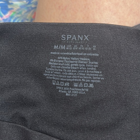 EUC Spanx Black Knit Leggings Medium - Picture 3 of 3